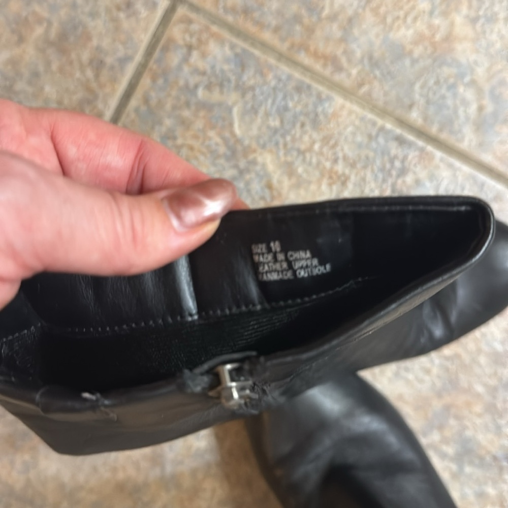 Size 10 women’s boots - Picture 4 of 4